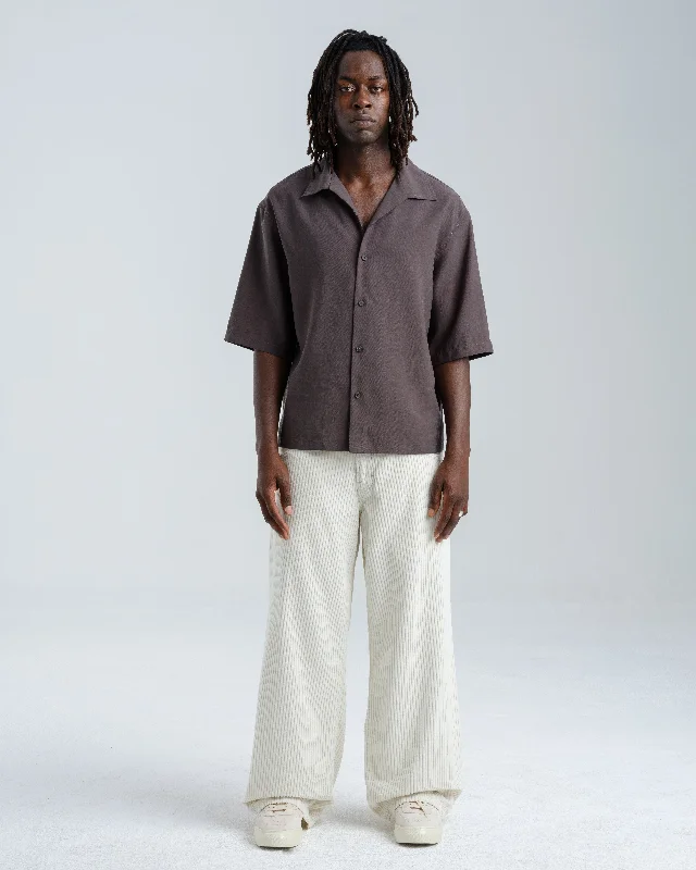 Men's Jeans with a Frayed Hem for a Casual and Effortless Style1179 Easy Wide Pipes. 23". 4 Wale Corduroy. Tofu.
