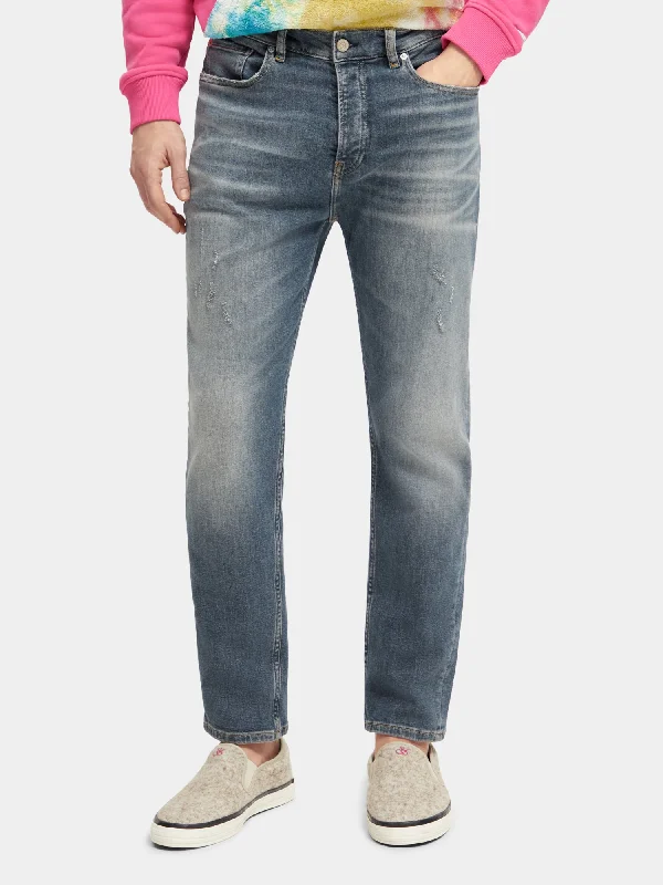 Men's Cargo Jeans with Multiple Pockets for a Practical and Outdoor - Friendly LookDrop regular tapered-fit jeans