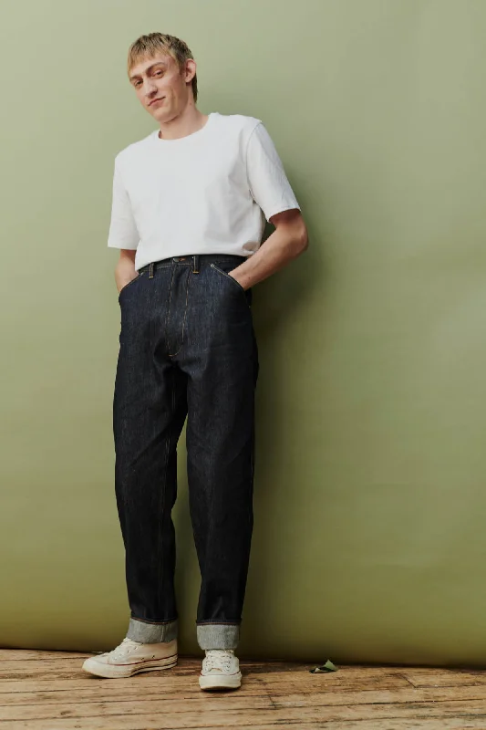 Men's Slim Fit Stretch Jeans in Dark Wash for a Modern and Comfortable LookMen's Chore Jean - Indigo