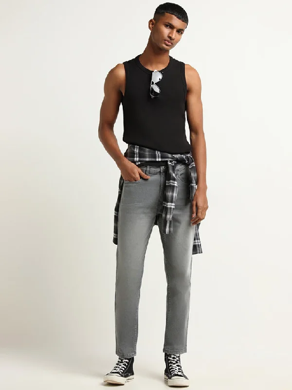 Plus Size Men's Relaxed Fit Jeans with a Tapered Leg for a Laid - Back VibeNuon Grey Washed-Effect Slim Fit Mid Rise Jeans