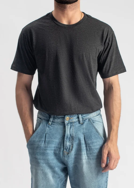 Men's Cargo Jeans with Multiple Pockets for a Practical and Outdoor - Friendly LookBasic T-Shirt Grey Men's Cargo Jeans with Multiple Pockets for a Practical and Outdoor - Friendly LookBasic T-Shirt Grey