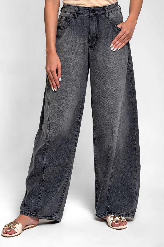 Men's Jeans with a Zip - Off Lower Leg for Convertible StyleBlack Skater Fit with Seam Denim Jeans Men's Jeans with a Zip - Off Lower Leg for Convertible StyleBlack Skater Fit with Seam Denim Jeans