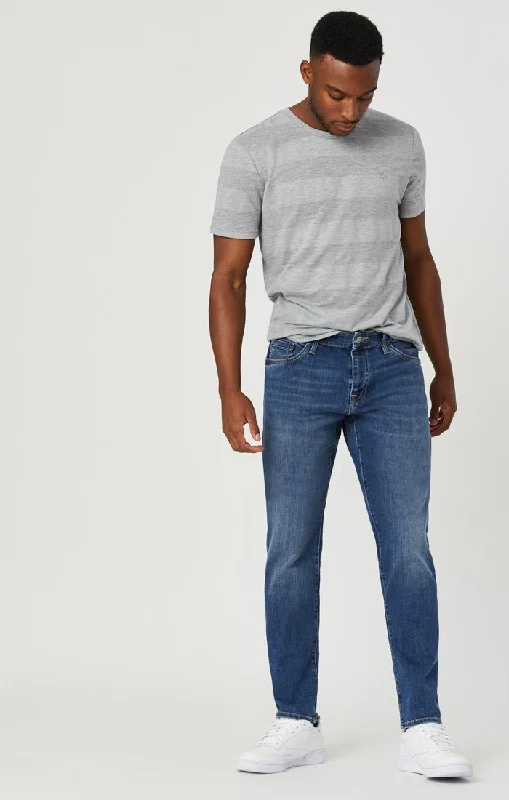 Men's Slim Fit Stretch Jeans in Dark Wash for a Modern and Comfortable LookJAKE SLIM LEG IN MID FOGGY WILLIAMSBURG Men's Slim Fit Stretch Jeans in Dark Wash for a Modern and Comfortable LookJAKE SLIM LEG IN MID FOGGY WILLIAMSBURG