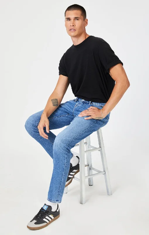 Men's Jeans with a Frayed Hem for a Casual and Effortless StyleJAKE SLIM LEG IN DARK RECYCLED BLUE Men's Jeans with a Frayed Hem for a Casual and Effortless StyleJAKE SLIM LEG IN DARK RECYCLED BLUE
