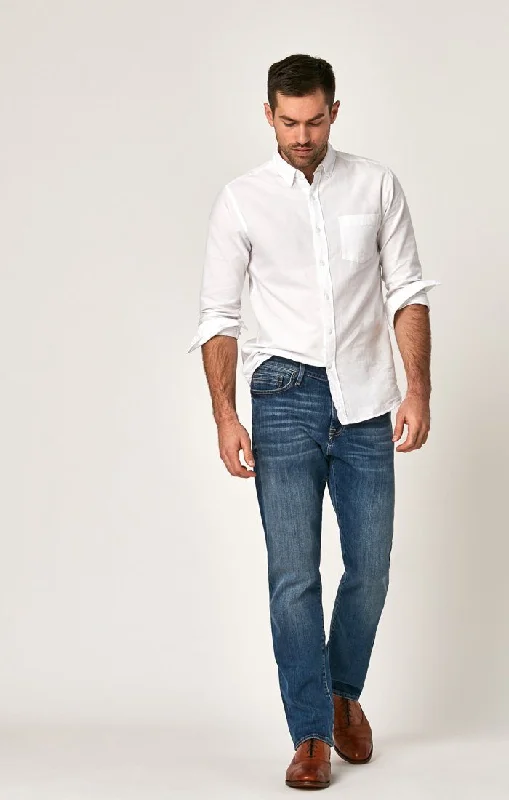 Men's Low - Rise Jeans in a Light Wash for a Casual and Youthful LookMATT RELAXED STRAIGHT LEG IN MID FOGGY WILLIAMSBURG Men's Low - Rise Jeans in a Light Wash for a Casual and Youthful LookMATT RELAXED STRAIGHT LEG IN MID FOGGY WILLIAMSBURG