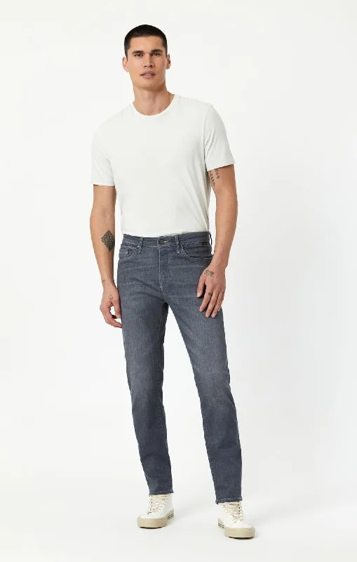 Men's Colored Jeans in Burgundy for a Bold and Fashion - Forward LookSTEVE ATHLETIC FIT JEANS IN LIGHT GREY Men's Colored Jeans in Burgundy for a Bold and Fashion - Forward LookSTEVE ATHLETIC FIT JEANS IN LIGHT GREY