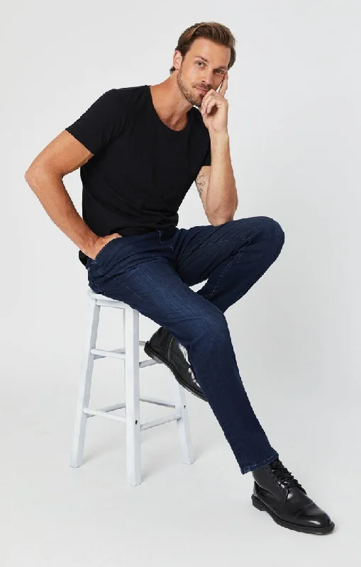 Men's Jeans with a Button - Fly for a Traditional and Classic AestheticSTEVE ATHLETIC FIT JEANS IN DARK INK SUPERMOVE Men's Jeans with a Button - Fly for a Traditional and Classic AestheticSTEVE ATHLETIC FIT JEANS IN DARK INK SUPERMOVE