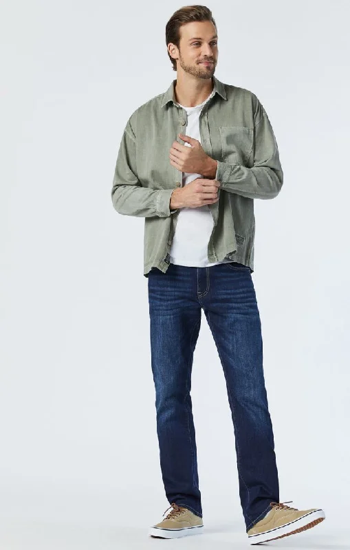 Men's Jeans with an Elastic Waistband for Ultimate ComfortZACH STRAIGHT LEG IN DARK BLUE NASHVILLE Men's Jeans with an Elastic Waistband for Ultimate ComfortZACH STRAIGHT LEG IN DARK BLUE NASHVILLE