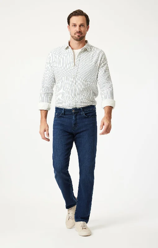 Men's High - Waisted Jeans in a Medium Wash for a Vintage - Style RevivalZACH STRAIGHT LEG IN DEEP BRUSHED SUPERMOVE Men's High - Waisted Jeans in a Medium Wash for a Vintage - Style RevivalZACH STRAIGHT LEG IN DEEP BRUSHED SUPERMOVE