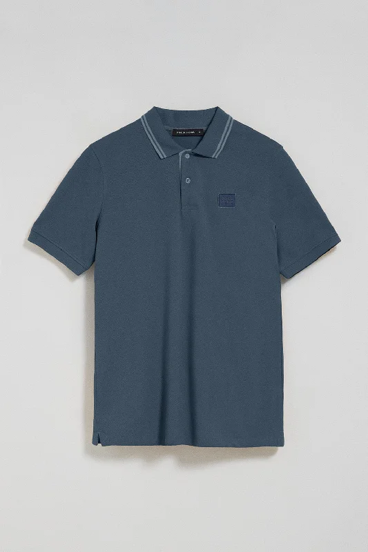 Men's plus size golf polo shirts in moisture wicking fabricPolo de dos botones en azul denim con logo Polo Club Men's plus size golf polo shirts in moisture wicking fabricPolo de dos botones en azul denim con logo Polo Club
