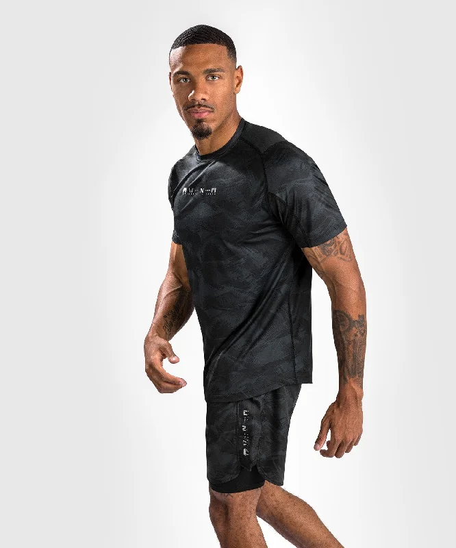 Men's polo t - shirts with a contrast collar for a preppy lookVenum Electron 3.0 Dry Tech T-Shirt - Short Sleeves - Black Men's polo t - shirts with a contrast collar for a preppy lookVenum Electron 3.0 Dry Tech T-Shirt - Short Sleeves - Black