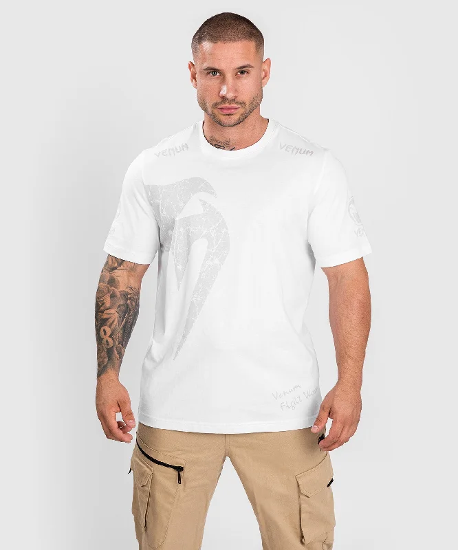 Men's printed Hawaiian t - shirts for tropical vacationsVENUM GIANT T-SHIRT - REGULAR FIT - WHITE Men's printed Hawaiian t - shirts for tropical vacationsVENUM GIANT T-SHIRT - REGULAR FIT - WHITE