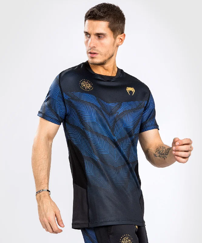 Men's polo t - shirts with a contrast collar for a preppy lookVenum Phantom Loma Dry Tech T-shirt - Black/Blue Men's polo t - shirts with a contrast collar for a preppy lookVenum Phantom Loma Dry Tech T-shirt - Black/Blue