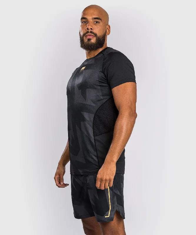 Men's lightweight performance t - shirts for running marathonsVenum Razor Dry Tech T-Shirt - Black/Gold Men's lightweight performance t - shirts for running marathonsVenum Razor Dry Tech T-Shirt - Black/Gold