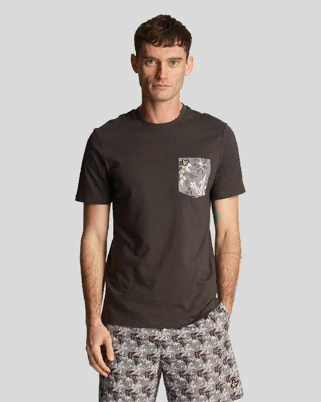 Men's distressed denim - look t - shirts with a rugged appealFloral Print Pocket T-Shirt Men's distressed denim - look t - shirts with a rugged appealFloral Print Pocket T-Shirt
