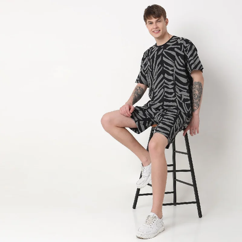 Men's high - waisted swim shorts with UPF protection for beach vacationsRegular Fit Printed Mid Rise Shorts