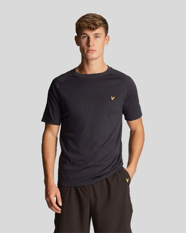 Men's smart - casual checkered t - shirts for semi - formal occasionsSports Core Raglan T-Shirt Men's smart - casual checkered t - shirts for semi - formal occasionsSports Core Raglan T-Shirt